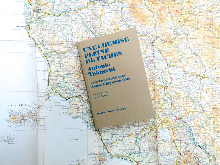 Une chemise pleine de taches — Antonio Tabucchi, Anteos Chrysostomidis